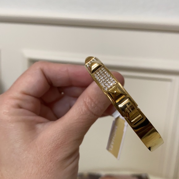 NWT Michael Kors Pyramid Gold Pave Bracelet - Picture 6 of 6